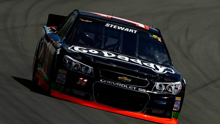 NASCAR Sprint Cup champ Tony Stewart leaves in ambulance after four-car wreck