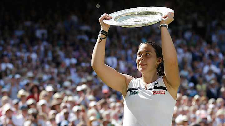 Marion Bartoli wins Wimbledon, defeating Sabine Lisicki