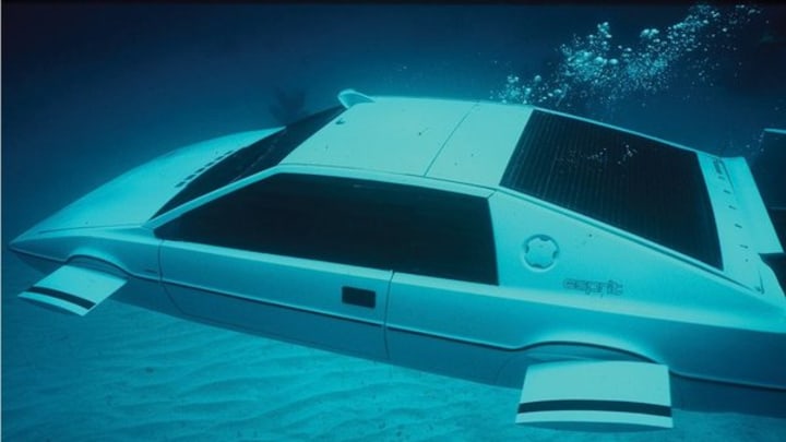 Elon Musk Intends to Convert a James Bond Movie Prop Into a Functional Submarine Elon Musk Intends to Convert a James Bond Movie Prop Into a Functional Submarine