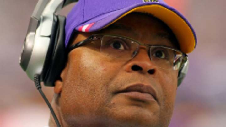 Report: Mike Singletary interviews with Rams for defensive coordinator position Report: Mike Singletary interviews with Rams for defensive coordinator position