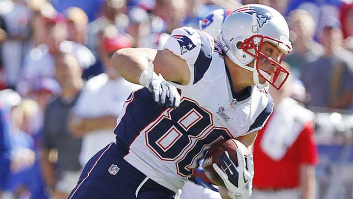 Danny Amendola to reportedly miss several weeks, may have sports hernia Danny Amendola to reportedly miss several weeks, may have sports hernia