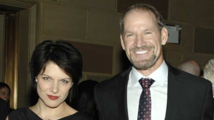 WATCH: Bill Cowher appears in girlfriend's music video wearing eye makeup
