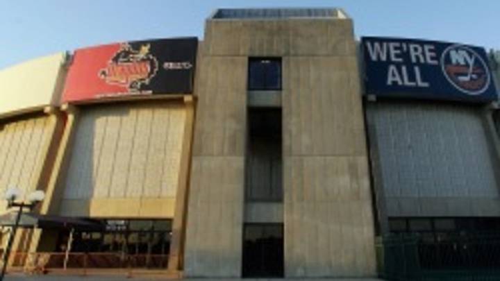 Islanders owner prefers leaving Nassau Coliseum early Islanders owner prefers leaving Nassau Coliseum early
