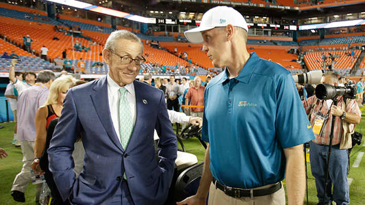 Dolphins' owner 'appalled,' plans to meet with Jonathan Martin