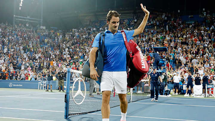 Roger Federer crashes out of the U.S. Open to Tommy Robredo