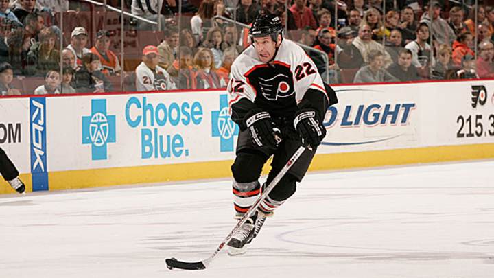 Flyers officially bring back veteran Knuble, 40