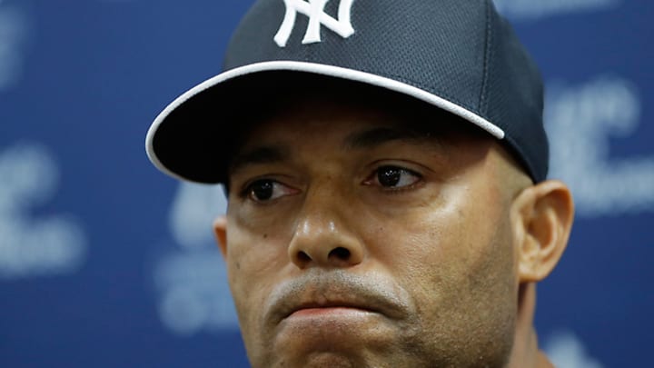 Mariano Rivera announces that he'll retire at the end of the season