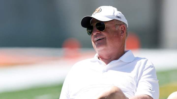 Bengals owner: Linking concussions and dementia is “speculation”