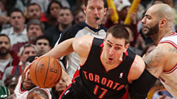 Jonas Valanciunas taken to hospital with neck injury