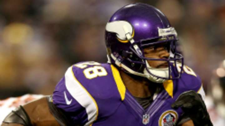 Adrian Peterson undergoes successful surgery to repair sports hernia
