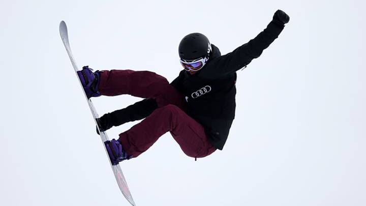 Kelly Clark off to strong start at Olympic qualifier in quest for Sochi