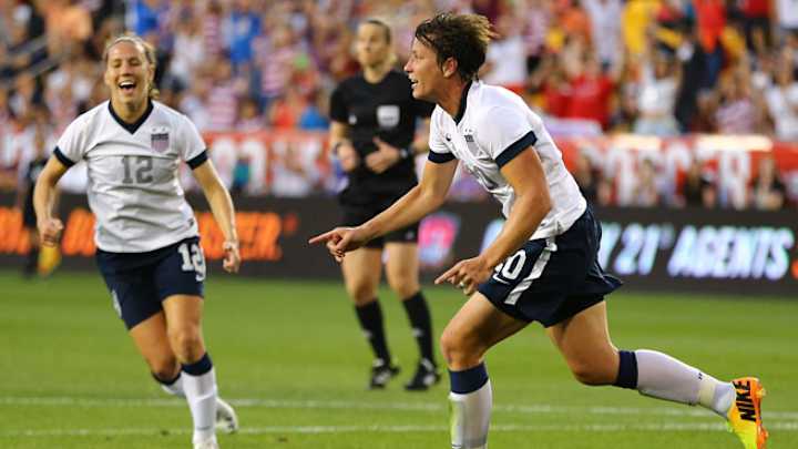 Abby Wambach breaks Mia Hamm's career scoring record Abby Wambach breaks Mia Hamm's career scoring record