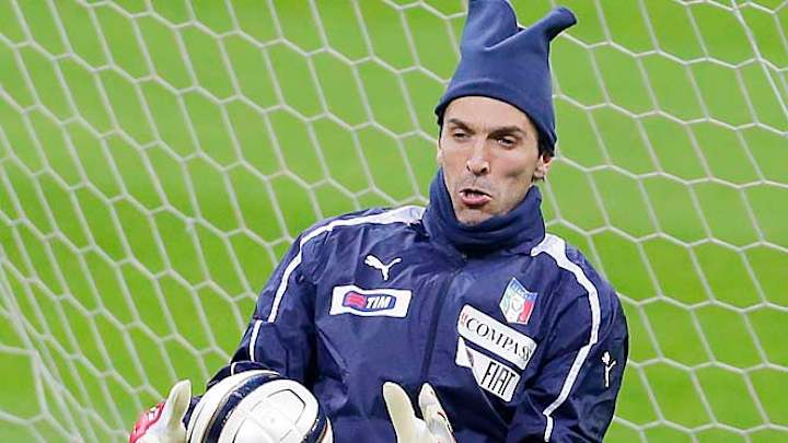 Juventus extends Gianluigi Buffon's contract to 2015