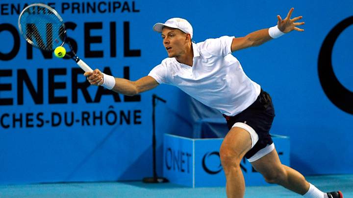 Tomas Berdych rolls over Dmitry Tursunov to advance to open final Tomas Berdych rolls over Dmitry Tursunov to advance to open final