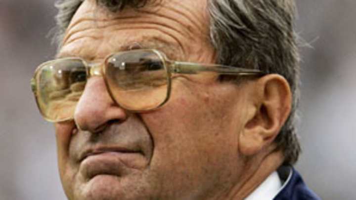 Signs, vigil mark anniversary of Joe Paterno's death