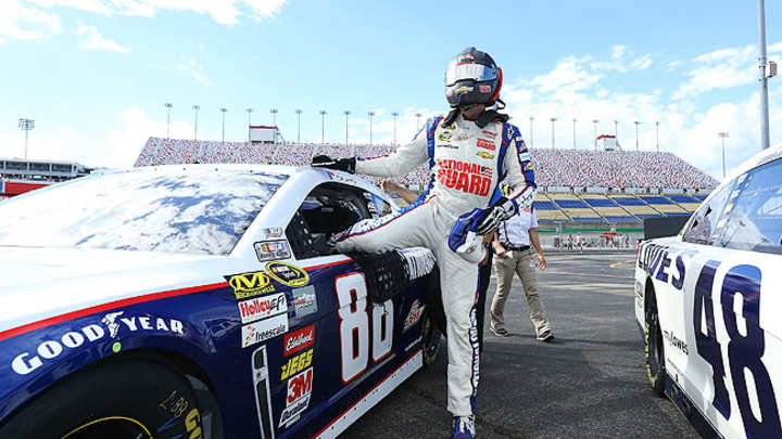 Dale Earnhardt Jr. sets record to take Kentucky pole
