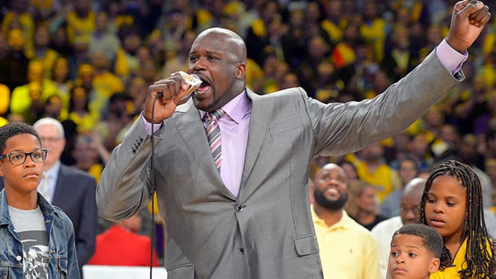 Lakers' strange season takes awkward turn on Shaq's night