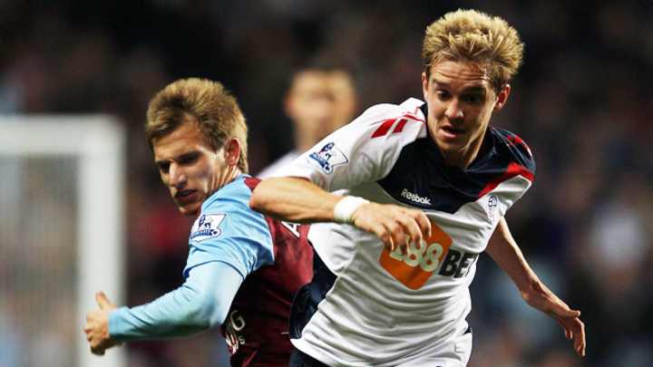 Stuart Holden returns to field after 16-month layoff