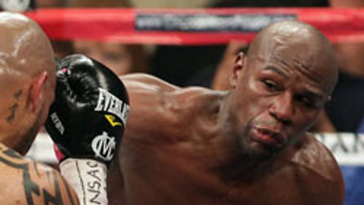 Floyd Mayweather Jr. wants Miley Cyrus as next ring escort Floyd Mayweather Jr. wants Miley Cyrus as next ring escort
