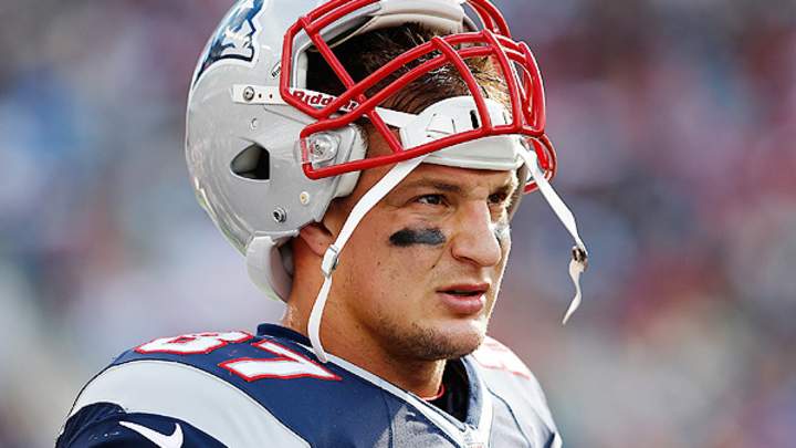 Rob Gronkowski reportedly suffered torn ACL, MCL in Patriots' win over Browns
