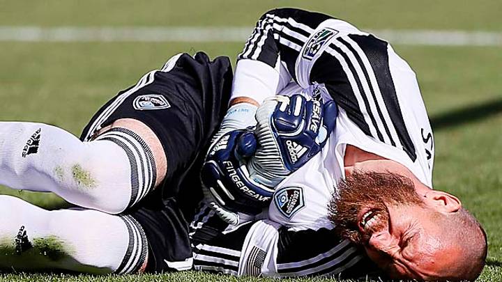 Colorado Rapids goalie Matt Pickens out with broken arm Colorado Rapids goalie Matt Pickens out with broken arm