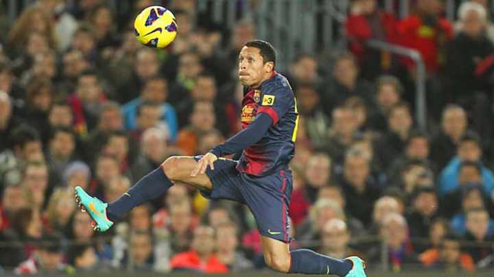 Barcelona's Adriano out of Copa game due to injury