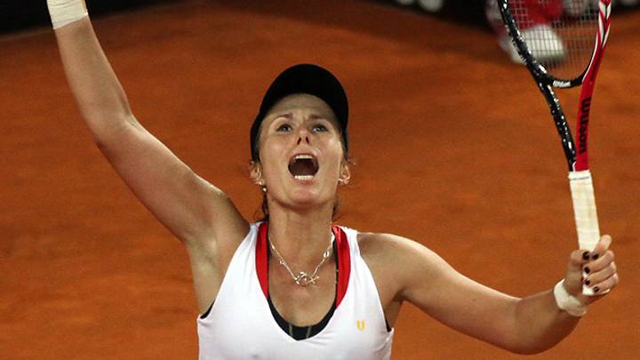 American Lepchenko beats Vinci to tie Fed Cup