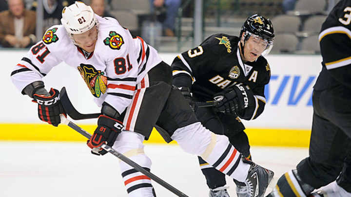 Jamie Benn signs; Quick hits from Blackhawks at Stars Jamie Benn signs; Quick hits from Blackhawks at Stars