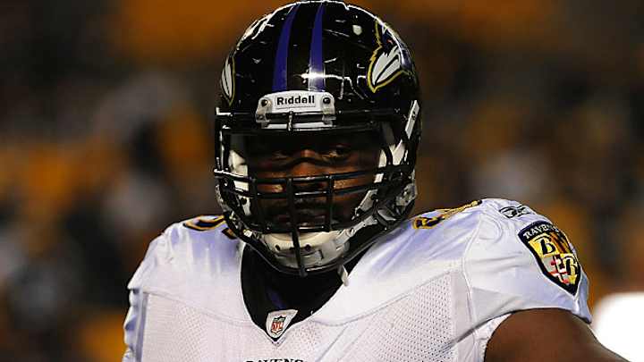 Raiders sign offensive lineman Andre Gurode