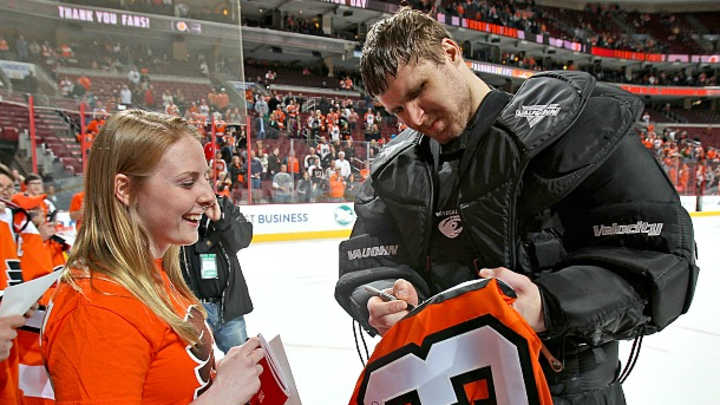 Hockey's 13 weirdest and wackiest moments of 2013