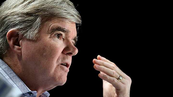 Mark Emmert defends proposed change to recruiting rules