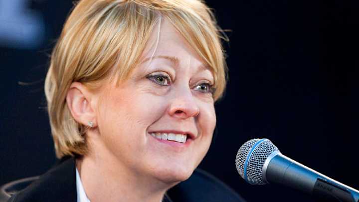 Alabama hires Kristy Curry as new women's basketball coach