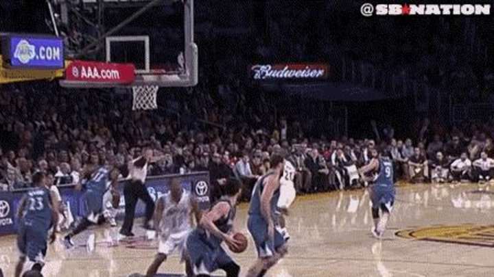 Video: Timberwolves' Kevin Love throws insane outlet pass