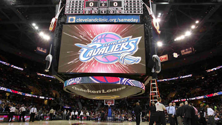 Heat-Cavaliers tip-off delayed by spill on floor