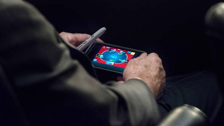 John McCain Got Spotted Playing iPhone Poker During a Senate Hearing on Syria