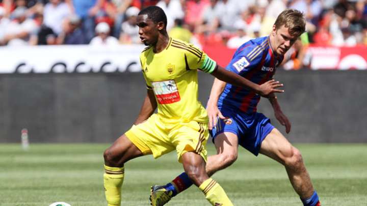 Samuel Eto'o joins Chelsea on 1-year deal