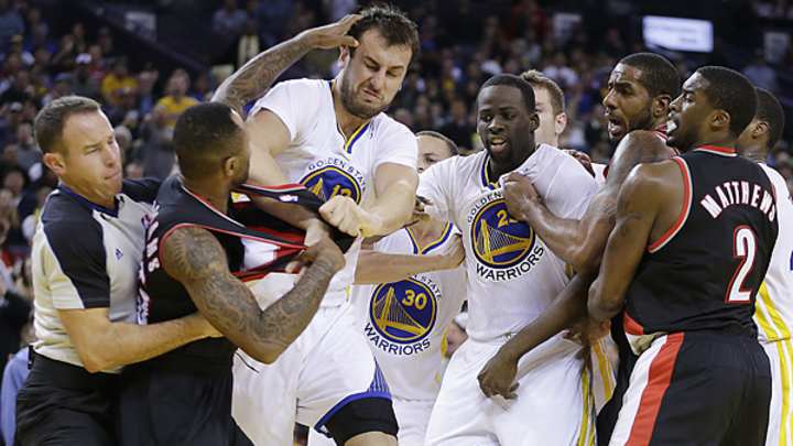 Video: 3 players ejected following scrum between Blazers and Warriors