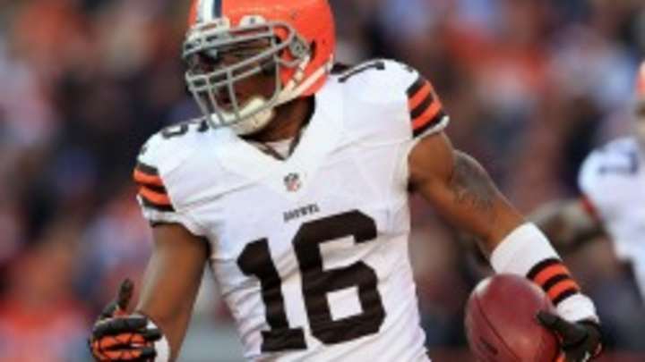Report: Josh Cribbs signs with Cardinals