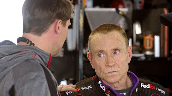 Opportunities differ for Mark Martin, Brian Vickers