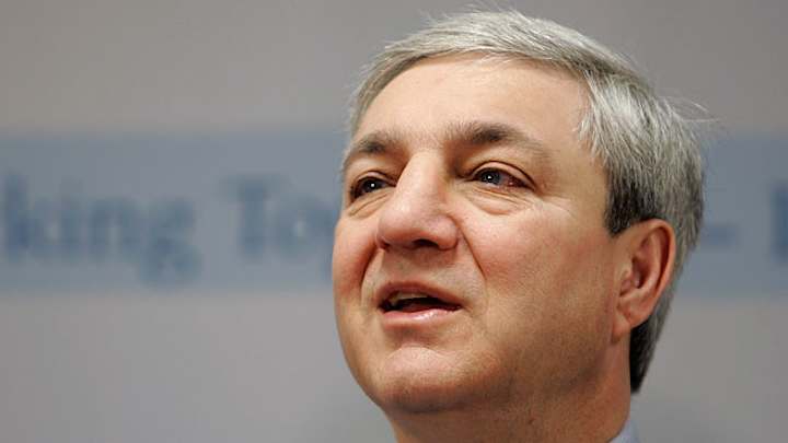 Graham Spanier, ex-Penn State president, wants charges dropped