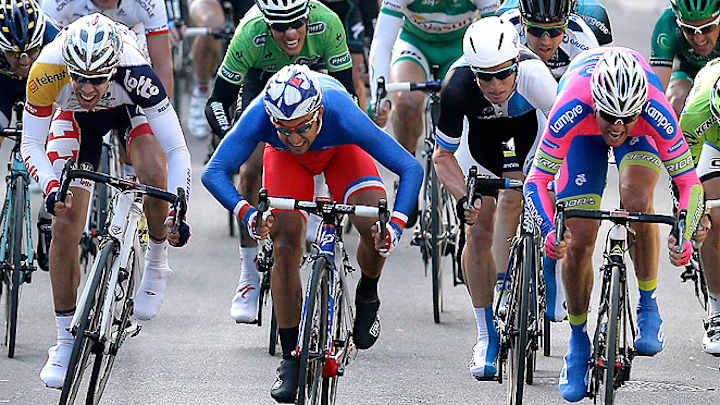 Bouhanni overtakes Petacchi to win first stage of Paris-Nice race
