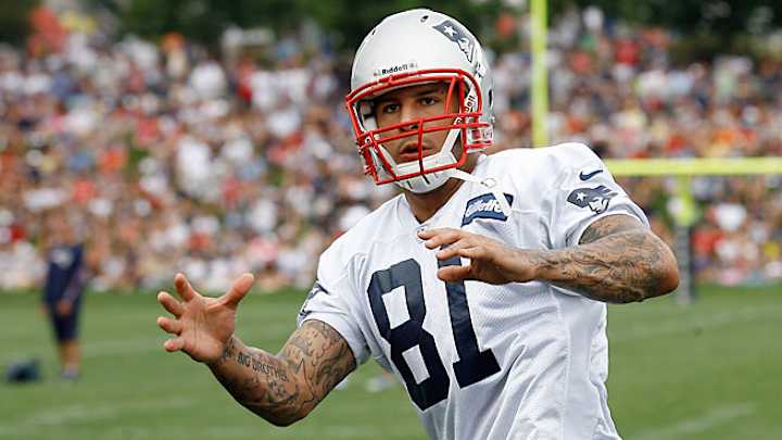 NFL teams cannot sign Aaron Hernandez without league hearing