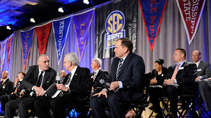 Study: College coaches' salaries increase faster than instructors