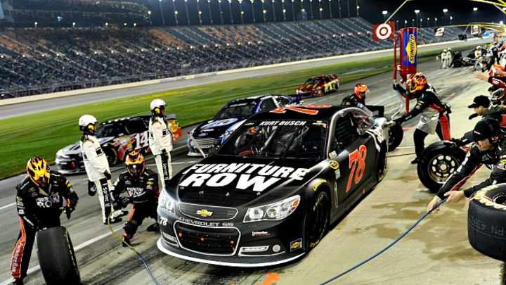 Racing notes: Kurt Busch overcomes speeding penalty, more