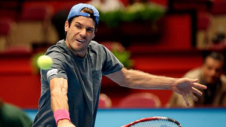Tommy Haas outlasts Robine Haase in Erste Bank final