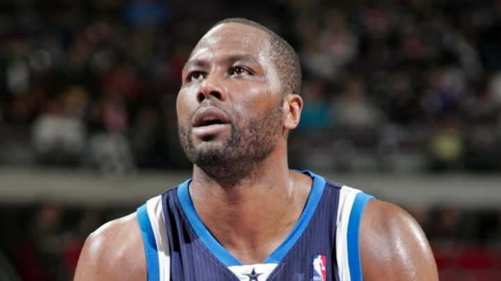 Hawks sign Elton Brand to one-year deal