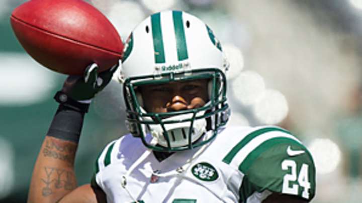 Darrelle Revis reports for Jets workouts after MRI