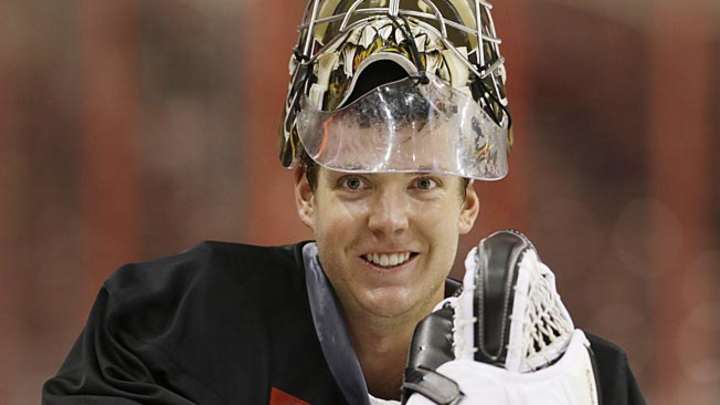 Steve Mason, Ray Emery battle for Flyers' top spot in goal
