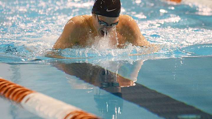 Turning pro isn't crazy for 14-year-old swimmer Michael Andrew