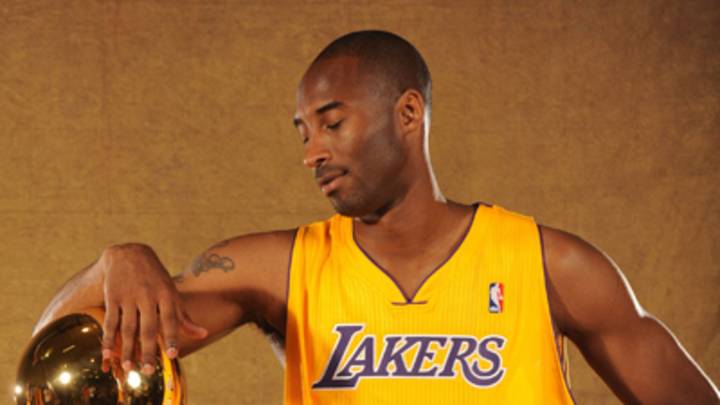 Kobe, parents reach settlement over memorabilia auction